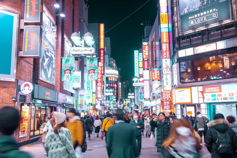 Do marketers in Asia face similar marketing challenges to those in the West?